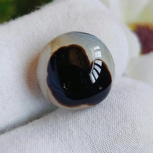 100% Natural Antique Figure Yemeni Aqeeq Agate Round Cabochon 14.5X14.5 MM. Certified Unheated Yemeni Agate Handmade Cut Gemstone 12.85 CT