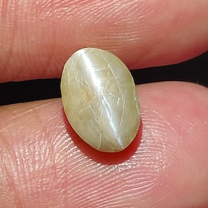 Natural Yellow Chrysoberyl cats Eye Caboshan 3.80 CT. Igitl certified Chrysoberyl cats Eye loose gemstone use for pendant jewellery 9X6 MM..