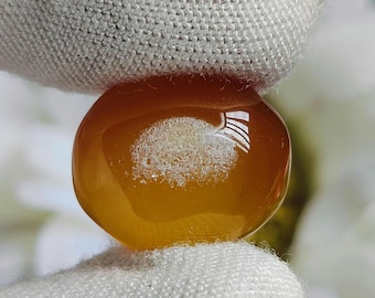 Natural Organic Orange Yemeni Aqeeq Agate Loose Cabochon Oval Gemstone 11.90 Carat..