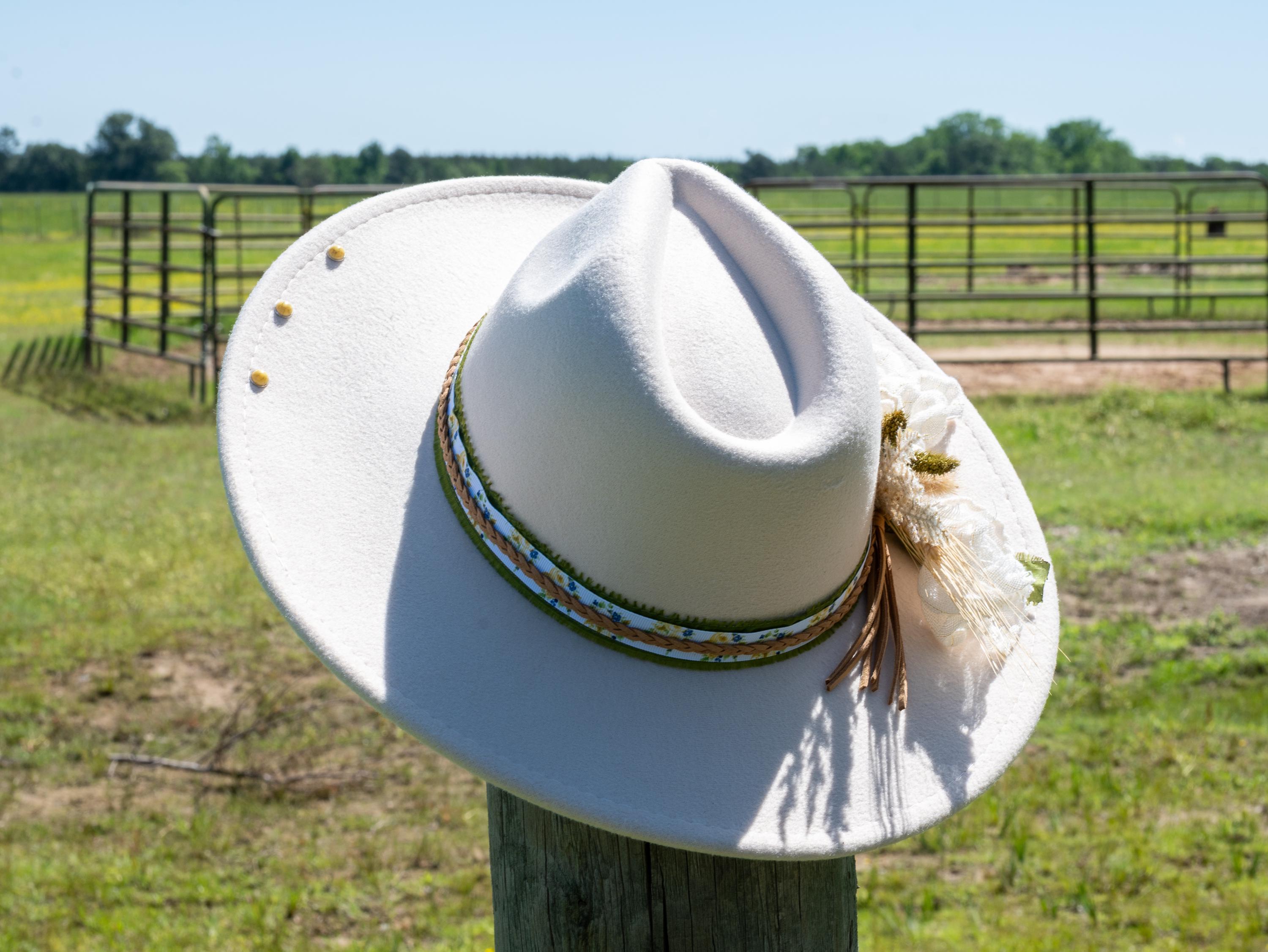 Womens Cream Wide-Brim Floral Trim Fedora Hat Lisianthus Women main image 3