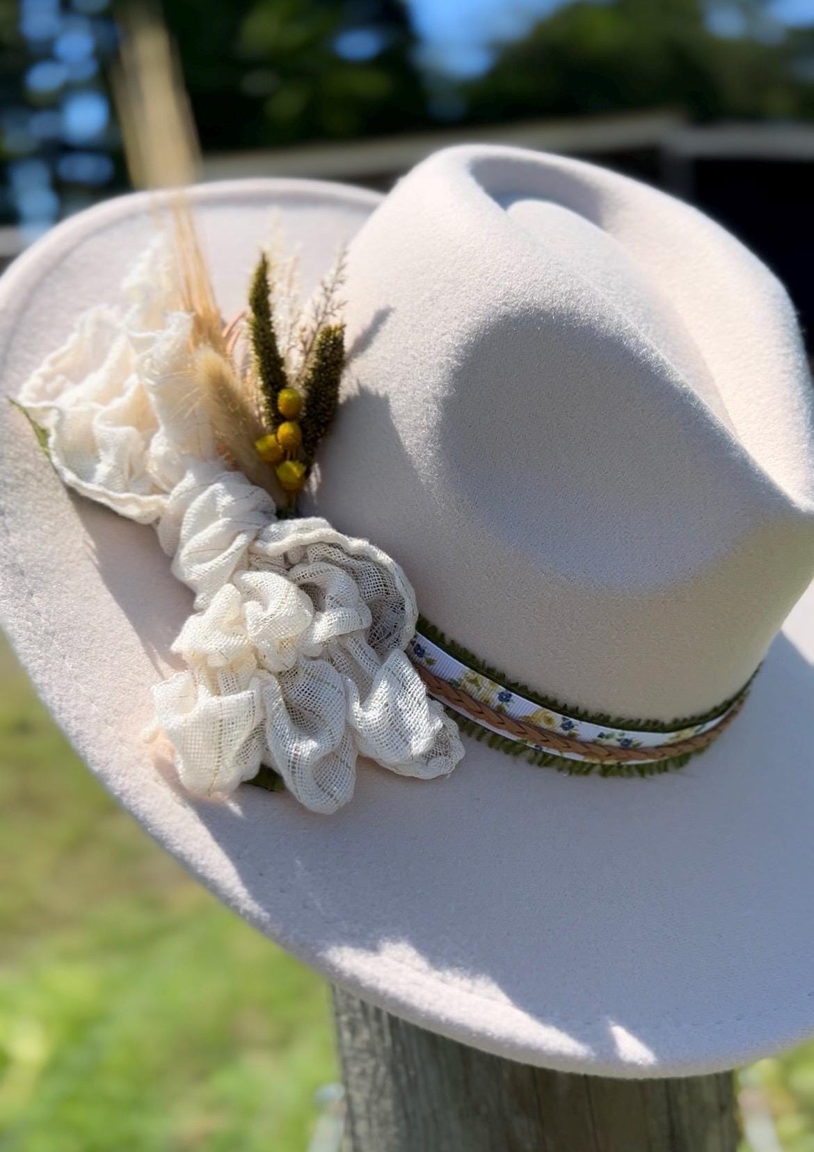 Spring Flowers Fedora: Cream Wide Brim, Western Hat, Flower  display picture 2