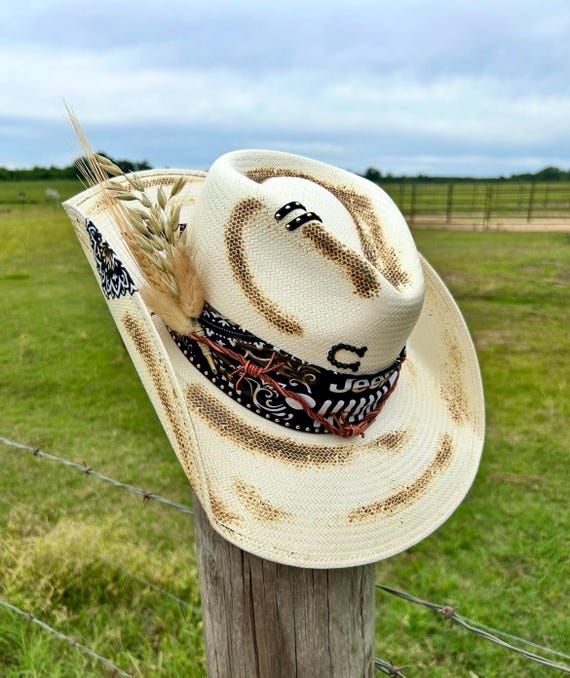 Hand-burned Western Straw Cowboy Hat – Black Bandana, Barbed  display picture 1