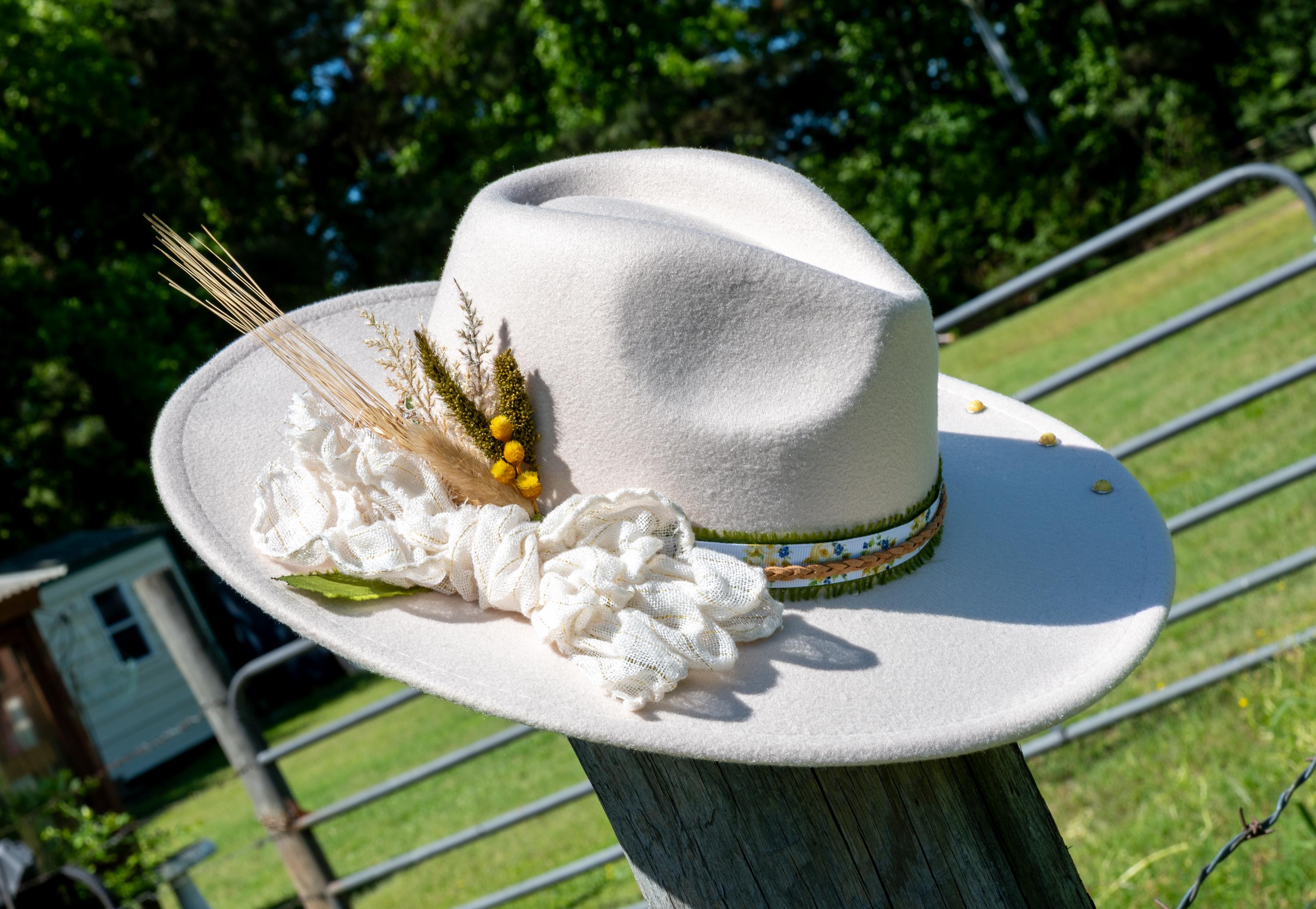 Womens Cream Wide-Brim Floral Trim Fedora Hat Spring Flowers Fedora: Cream Wide Brim, Western Hat, Flower  main image 4