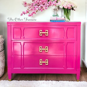 SOLD - Hot Pink Drexel Glossy Bachelor Chest | Dresser