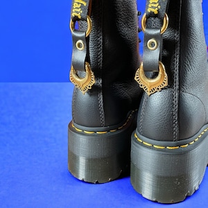 GOLD and LEATHER boot charm Bijoux pour chaussure cuir et doré Dr. Martens style-Boots charm image 2