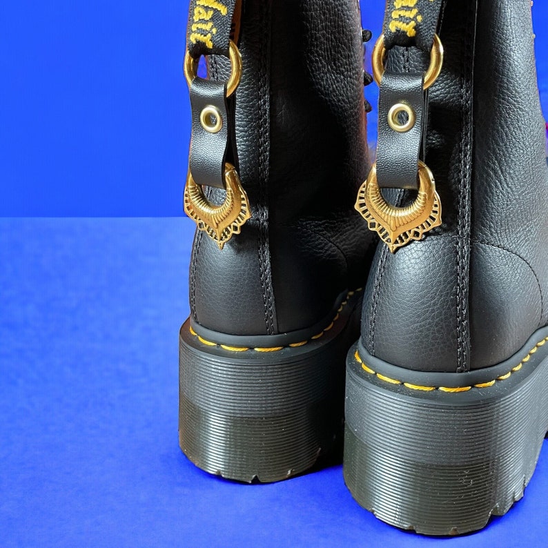 GOLD and LEATHER boot charm Bijoux pour chaussure cuir et doré Dr. Martens style-Boots charm image 2