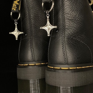 CROSS SHOES CHARM (silver) - Cross shoe jewelry (silver) - Dr. Martens style - Boots charm - Shoe accessory