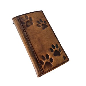 Custodia in vera pelle fatta a mano per Google Pixel 4 5 6 7 8 9 A 8A Pro XL 4G 5G Fold Book Vintage Stamping Pulish Double Paws Dogs di ArtAmit