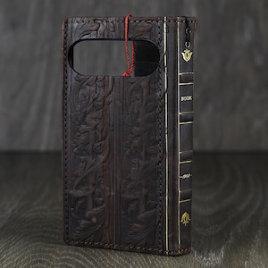 Custodia in vera pelle per Google Pixel 9 8 7 6 5 4 A 8A Pro XL 4G 5G Portafoglio pieghevole Copertina a libro fatta a mano Stampaggio Decorazioni speciali ArtAmit