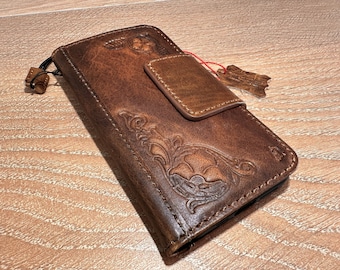 Funda tipo cartera de cuero hecha a mano para Google Pixel 11, con relieve floral y cierre magnético.