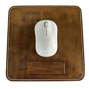 Custodia in vera pelle fatta a mano, tappetino per mouse morbido, di lusso, design vintage polacco, retrò, speciale, di ArtAmit