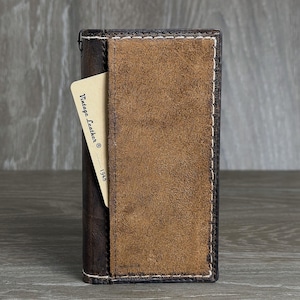 Funda tipo cartera de piel auténtica hecha a mano para iPhone 16, 15, 14, 13, 12 y 11 SE XS. Funda de ante premium con bolsillo, piel marrón, ideal para él y para ella.