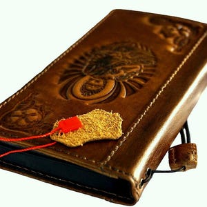 Custodia in vera pelle per Galaxy Fold 6 4 5 3 S25 Cover con scomparti per carte Portafoglio vintage Fatto a mano Timbro di lusso polacco Decorato Buddha di ArtAmit