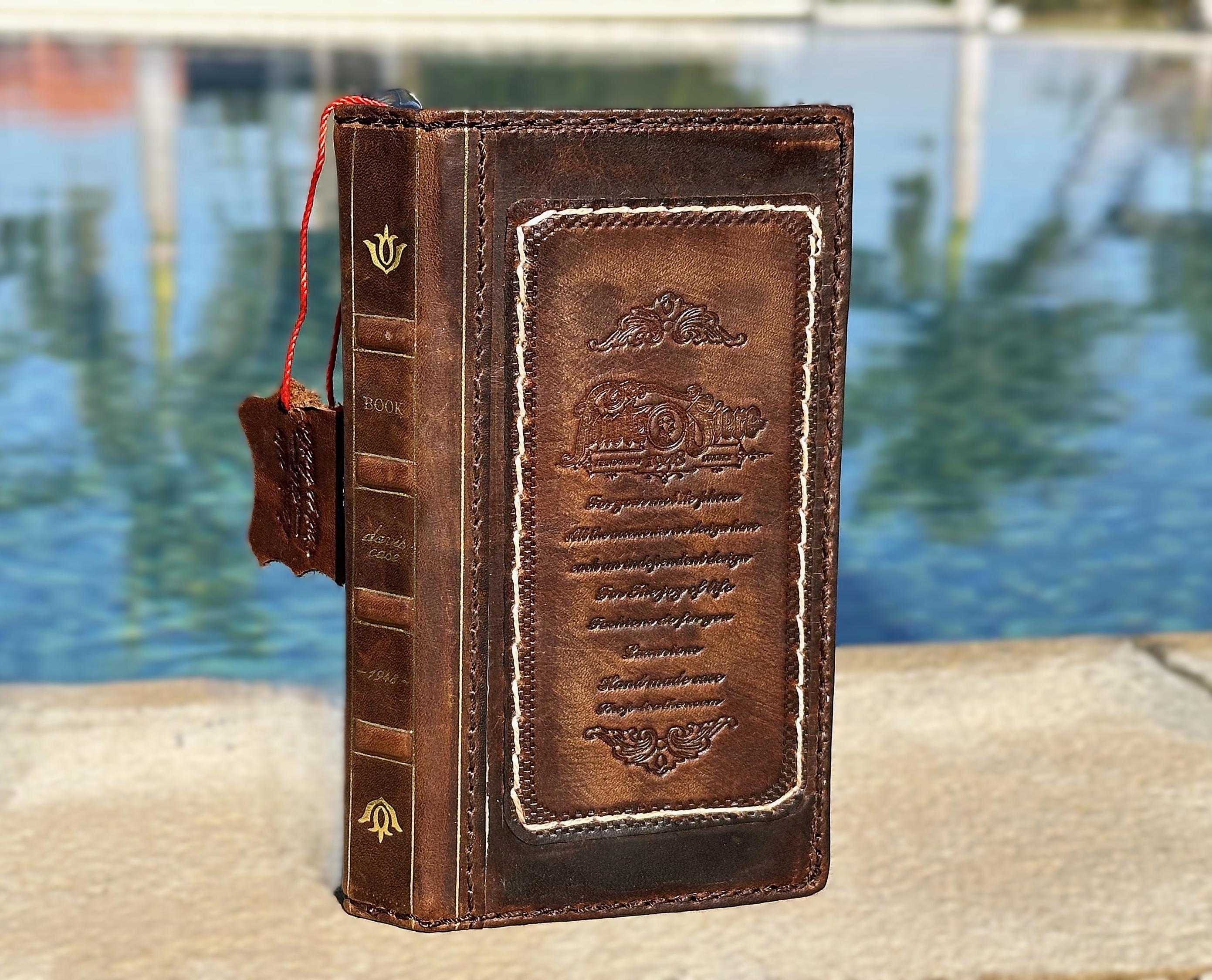 Genuine Leather Case For Galaxy S25 S24 S23 S22 S21 S20 FE Ultra Note Edge 9 10 20 21 A72 A51 A31 A71 A53 4G 5G Plus Vintage Bible Sewing