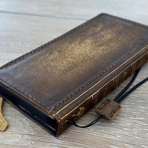 Funda tipo cartera de cuero estilo libro vintage para iPhone 8–17, Pro Max, hecha a mano - Piel auténtica de grano completo