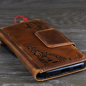Étui en cuir véritable pour Galaxy Z Fold 6 5 4 3 Etui portefeuille, fentes pour cartes, livre design vintage, fermeture magnétique, décoration noire, estampage ArtAmit