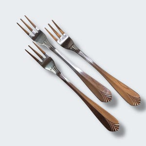 Set Of 3 Cambridge Stainless Steel Seafood Forks With Elegant Swirl Handle Design