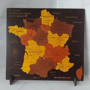 kaart van Frankrijk in de vorm van puzzels, puzzels voor kinderen, een afbeelding voor decoratie, een bordschildering, een cadeau voor een Fransman, een cadeau voor de leraar