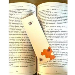 Bee Bookmark, hand drawn, Gift for readers, Bookish gift