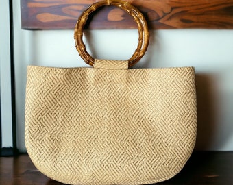 Handmade women's beach bag with bamboo handle. TIBU