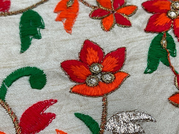Vintage 70s Floral Embroidered Shoulder Bag, Hand… - image 2