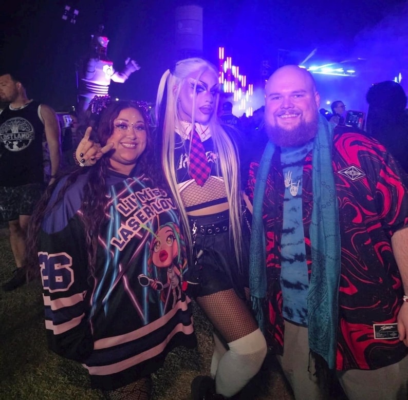 Camiseta ligera de hockey para festivales Lil Miss Laser Lover: ropa EDM para rave, ropa de festival para mujer, atuendo Lost Lands, EDC imagen 5
