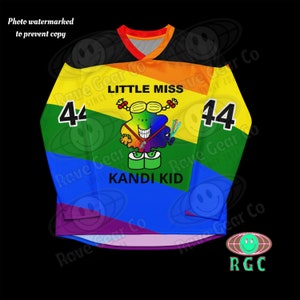 Lekka koszulka festiwalowa Little Miss Kandi Kid – odzież Rave na imprezy EDM, odzież unisex Rave, strój Lost Lands, odzież festiwalowa EDC