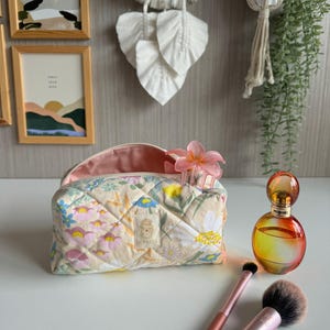 Floral Quilted Makeup Bag,Aesthetic Makeup Bag,Travel Bag,Toiletry Bag Women,Make Up Pouch,Cosmetic Bag,Christmas Gift for Her