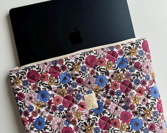 Floral Quilted Laptop Sleeve: Cotton Padded Tablet Case