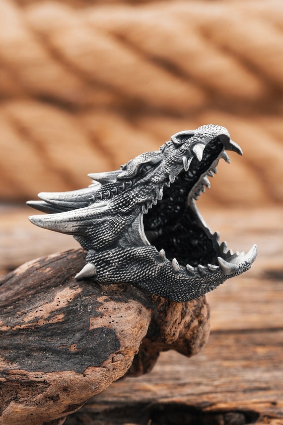 Dragon Gothic Ring // Silver | Anillos de plata, Anillos para hombres,  Anillo de dragón