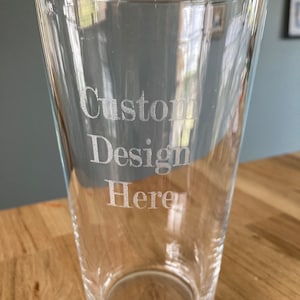 Vaso de pinta personalizado grabado: texto personalizado o utilice su logotipo/diseño, 16 fuentes disponibles. imagen 3