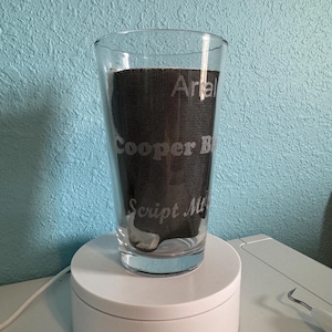 Vaso de pinta personalizado grabado: texto personalizado o utilice su logotipo/diseño, 16 fuentes disponibles. imagen 5