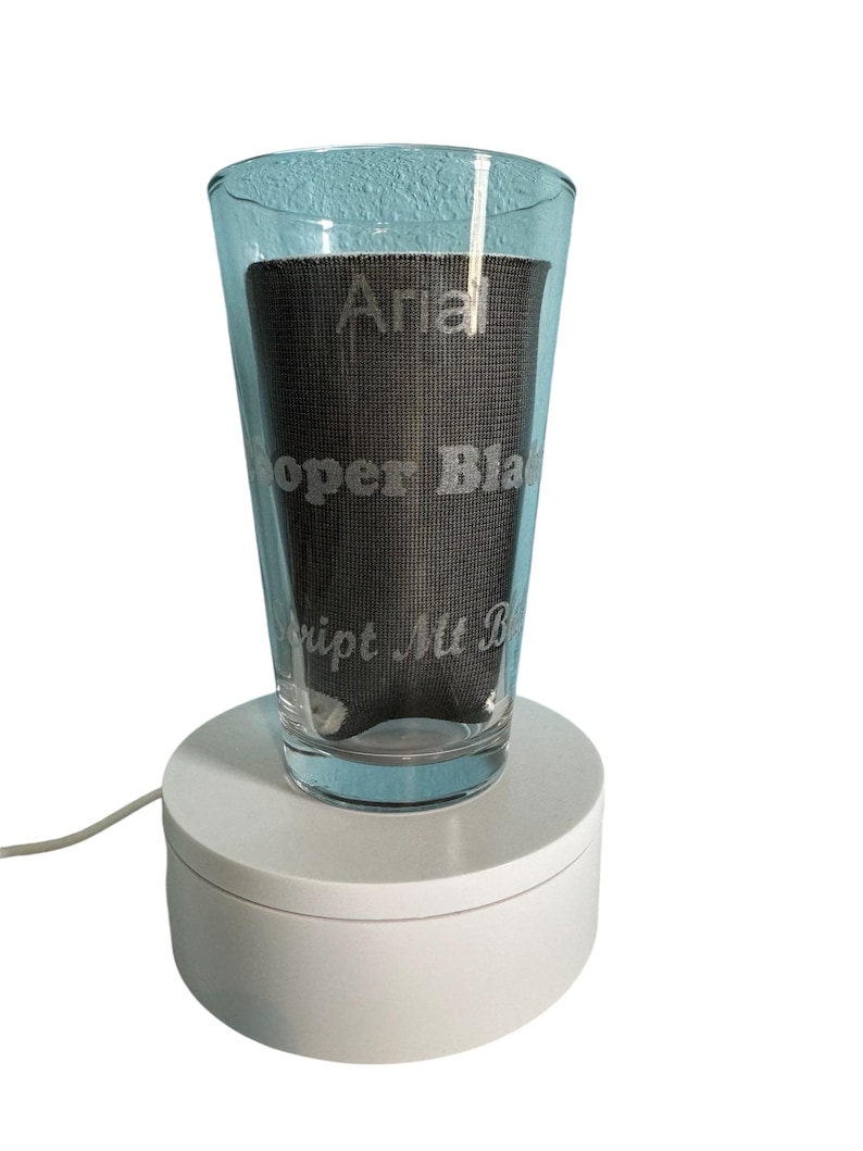 Vaso de pinta personalizado grabado: texto personalizado o utilice su logotipo/diseño, 16 fuentes disponibles. imagen 4