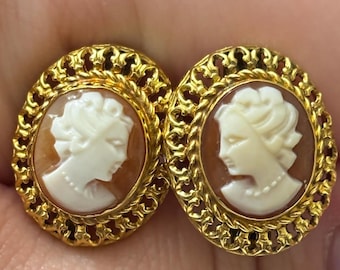 Vintage DANECRAFT Cameo Screwback Earrings 12k Gold Filled