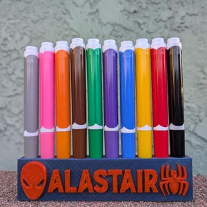 My Own Marker Saver - Portamarcadores personalizado para Crayola y otros