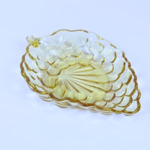 Anchor Hocking Grape Shaped Yellow Glass Nut candy Dish Vintage 1940’s