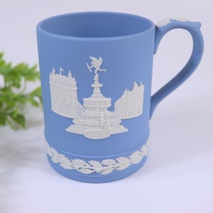 Wedgwood Blue Jasperware Christmas 1971 Tankard Mug Piccadilly Circus