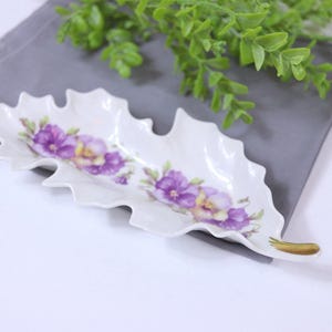 Vtg 1950’s Old Nuremberg BAVARIA Germany Leaf Shaped Violets Candy Nut/Dish 9.5”