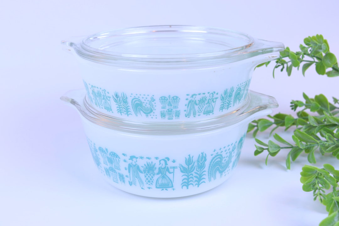2 Vintage Pyrex Casserole Dishes W Lids Turquoise Amish Butterprint 471 and 472 Etsy