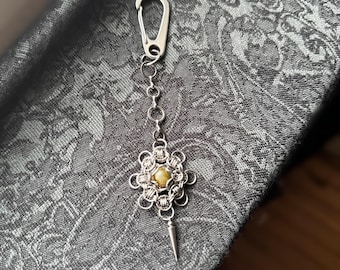 Handwoven Chainmail Keychain with Agate Bead – Gothic Spike Bag Charm