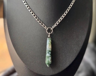 Collana Fern Hallow - Agata Muschiata Naturale - Ciondolo in acciaio inossidabile con cristallo - Realizzata a mano con filo metallico - Catena regolabile