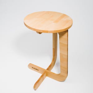 Runder C-förmiger Laptoptisch aus Holz - Beistelltisch, Couchtisch, Nachttisch, kompakte Akzentmöbel, Wohnzimmer, Geschenk für Zuhause