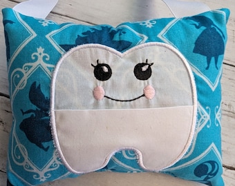 Alice in Wonderland Tooth Fairy Pillow, Door Hanging Plush Tooth Pillow , Tooth Pillow Pocket , Tooth Fairy Pillow, Birthday gift for kids