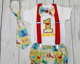 Conjunto de Winnie the Pooh para el primer cumpleaños Conjunto de Winnie the Pooh para la tarta de cumpleaños