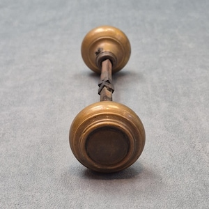 Brass Finish Round Concentric Stepped Interior Door Knob Set w/ Spindle 1-Pack