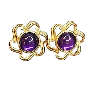Vintage Trifari TM goudkleurige paarse cabochon steekoorbellen
