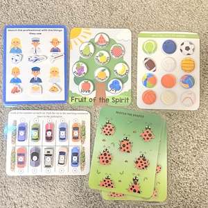 Carte Grab & Go Busy Book per bambini piccoli / Attività didattiche preassemblate in velcro / Set da viaggio educativo per bambini