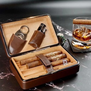 Personalized Luxury Leather Cigar Case Gift Set, Portable Travel Cigar Case Hold 4 Cigars, Humidor Cigar Holder Box with Gift Box