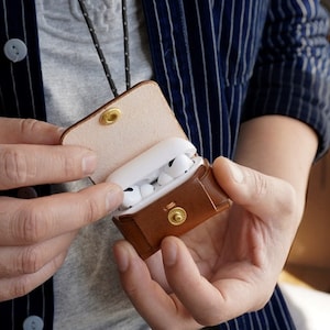 Custom Leather Airpods Pro1/2 Case, Airpods Pro Case Cover with Lanyard/Hook, Personalized Airpods Pro 2 Case, Support Wireless Charging