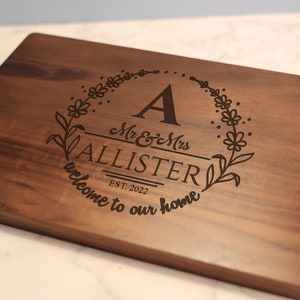 Custom Wooden Cutting Board, Custom Cutting Board Wedding, Custom Small Cutting Board,cutting boards, wood chopping board,charcuterie boards Mr. and Mrs.